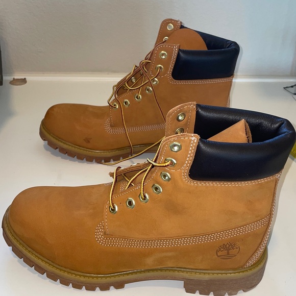 New Timberland Men's Wheat Nubuck Boots Size 10.5 - Picture 4 of 8
